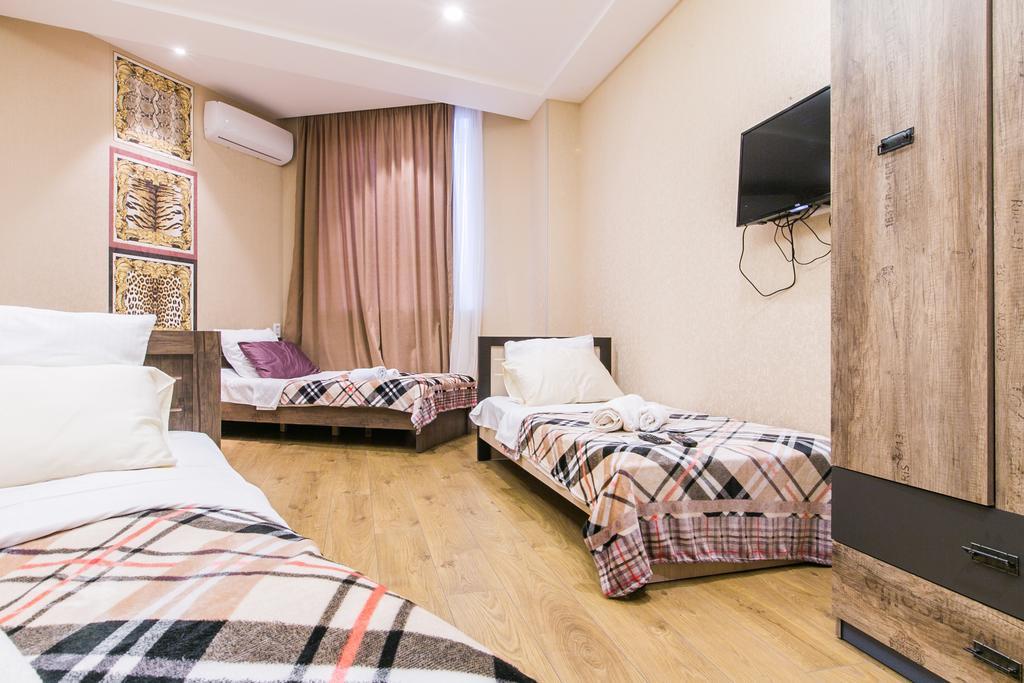 Sweet Home 3 At Freedom Square Tbilisi Esterno foto